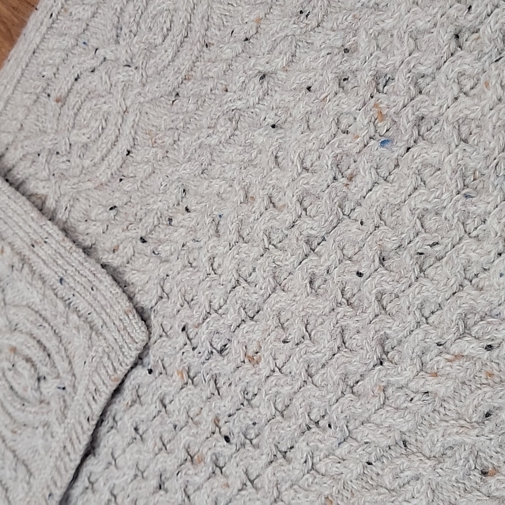 Aran Mor Handknit Merino Wool Cape - Picture 9 of 13